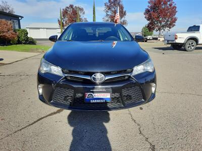 2017 Toyota Camry LE   - Photo 2 - Roseburg, OR 97470