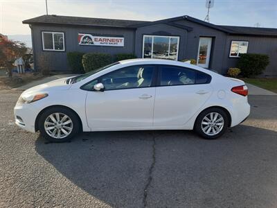 2016 Kia Forte LX   - Photo 2 - Roseburg, OR 97470