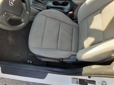 2016 Kia Forte LX   - Photo 7 - Roseburg, OR 97470