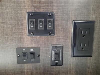 2019 Heartland Fuel 335 Cummins Onan 5500 Kw Generator - Photo 16 - Medford, OR 97504