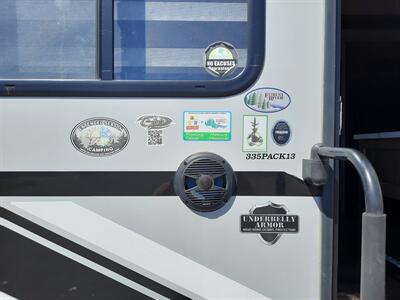 2020 Forest River Cherokee Wolf Pack 335PACK13 Platinum   - Photo 14 - Medford, OR 97504