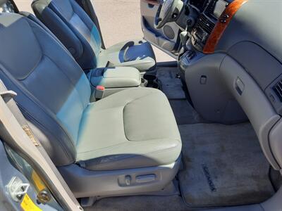 2008 Toyota Sienna XLE - Photo 8 - Medford, OR 97504