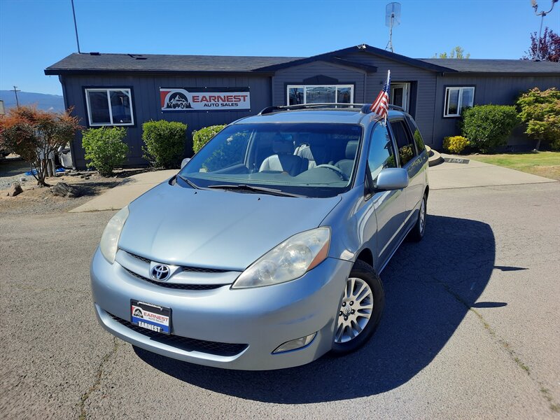2008 Toyota Sienna XLE