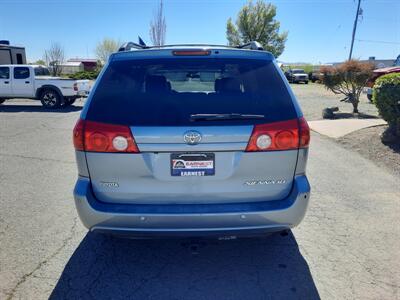 2008 Toyota Sienna XLE - Photo 4 - Medford, OR 97504