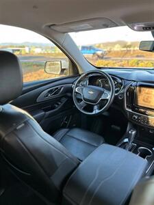 2019 Chevrolet Traverse LT Leather 4x4 4dr SUV   - Photo 8 - Roseburg, OR 97470
