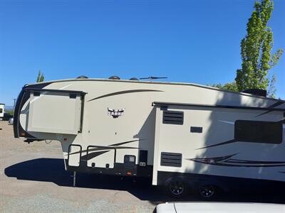 2017 Forest River Sabre M-28RL Lite - Photo 4 - Medford, OR 97504