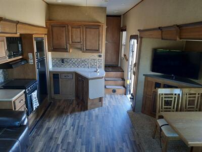2017 Forest River Sabre M-28RL Lite - Photo 7 - Medford, OR 97504