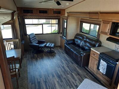 2017 Forest River Sabre M-28RL Lite - Photo 6 - Medford, OR 97504