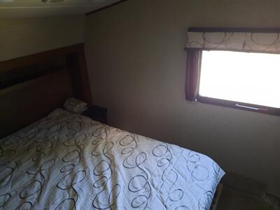 2017 Forest River Sabre M-28RL Lite - Photo 13 - Medford, OR 97504