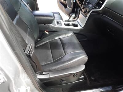 2018 Jeep Grand Cherokee Overland 4x4 4dr SUV   - Photo 10 - Roseburg, OR 97470