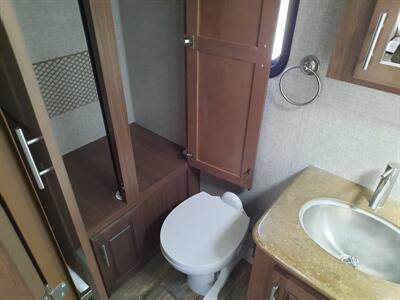 2022 Northwood Arctic Fox North Fork 25R   - Photo 18 - Medford, OR 97504