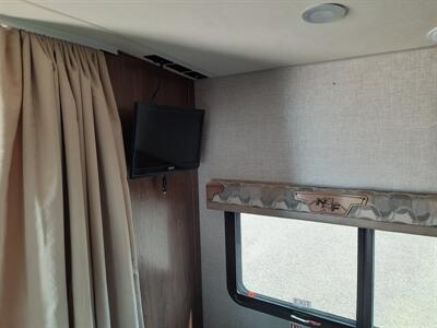 2022 Northwood Arctic Fox North Fork 25R   - Photo 24 - Medford, OR 97504