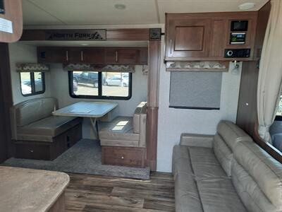 2022 Northwood Arctic Fox North Fork 25R   - Photo 10 - Medford, OR 97504