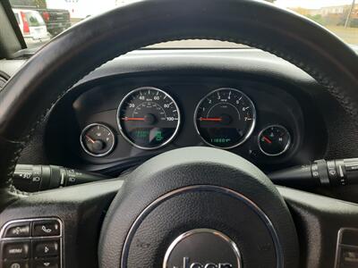 2017 Jeep Wrangler Unlimited Sport   - Photo 11 - Roseburg, OR 97470