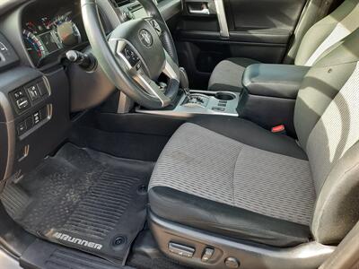 2019 Toyota 4Runner SR5   - Photo 6 - Medford, OR 97504