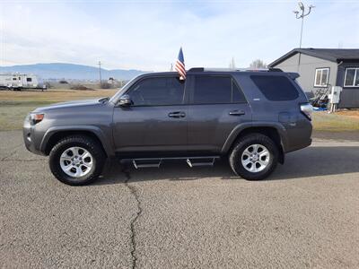 2019 Toyota 4Runner SR5   - Photo 3 - Medford, OR 97504