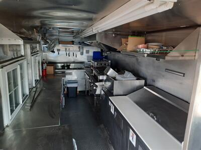 1995 Oshkosh MT16FD Street Vender Food Truck - Photo 8 - Medford, OR 97504