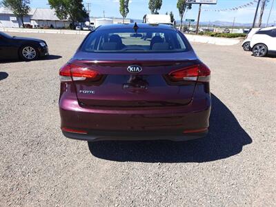 2018 Kia Forte LX 4dr Sedan 6A   - Photo 5 - Roseburg, OR 97470