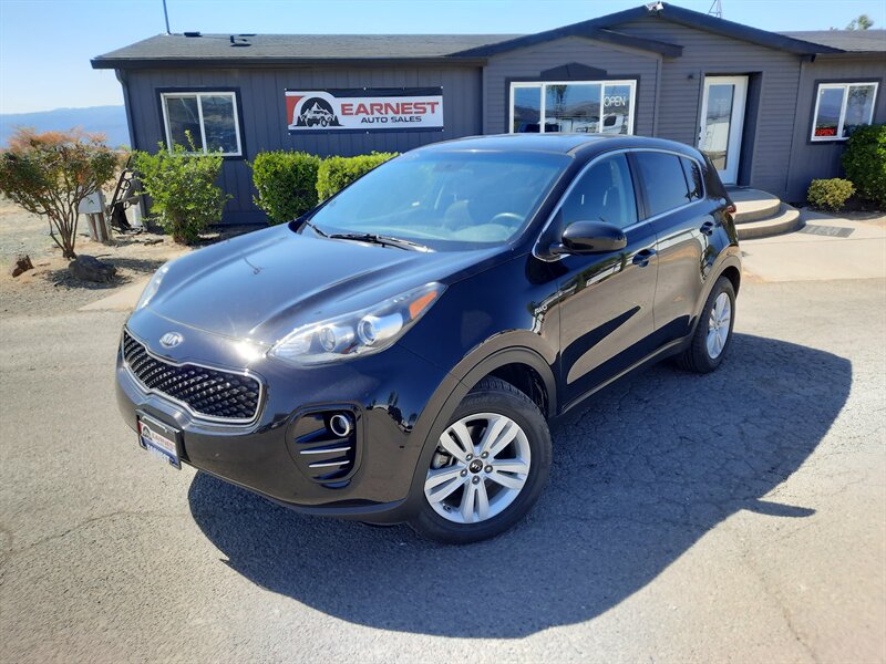 2018 Kia Sportage LX - Photo 1 - Roseburg, OR 97470