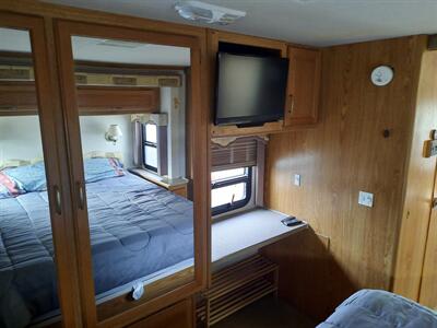 2004 Workhorse W22  GM Vortec 8100 - Photo 17 - Medford, OR 97504