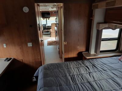 2004 Workhorse W22  GM Vortec 8100 - Photo 15 - Medford, OR 97504