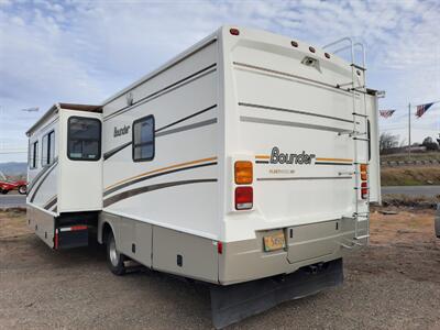 2004 Workhorse W22  GM Vortec 8100 - Photo 5 - Medford, OR 97504