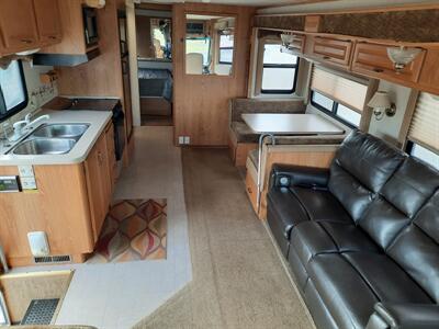 2004 Workhorse W22  GM Vortec 8100 - Photo 13 - Medford, OR 97504