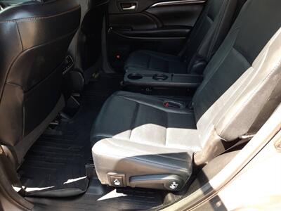 2016 Toyota Highlander Limited AWD 4dr SUV   - Photo 8 - Roseburg, OR 97470