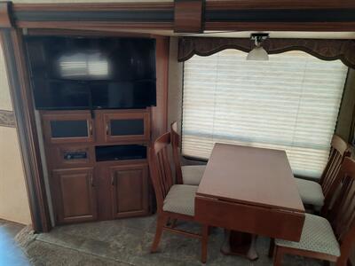 2014 Keystone Cougar 28SGS   - Photo 9 - Medford, OR 97504