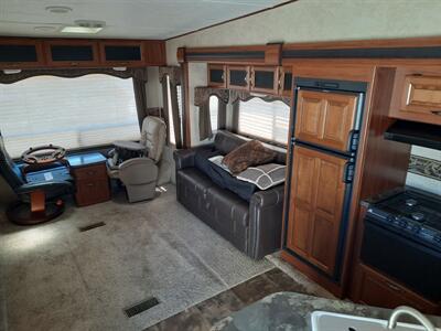 2014 Keystone Cougar 28SGS   - Photo 7 - Medford, OR 97504