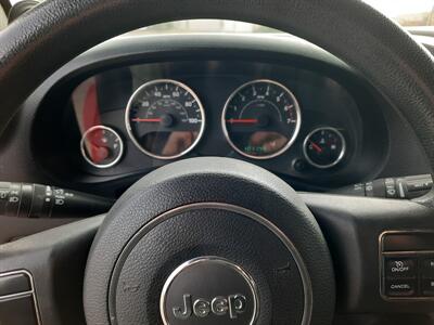 2011 Jeep Wrangler Sport   - Photo 9 - Roseburg, OR 97470
