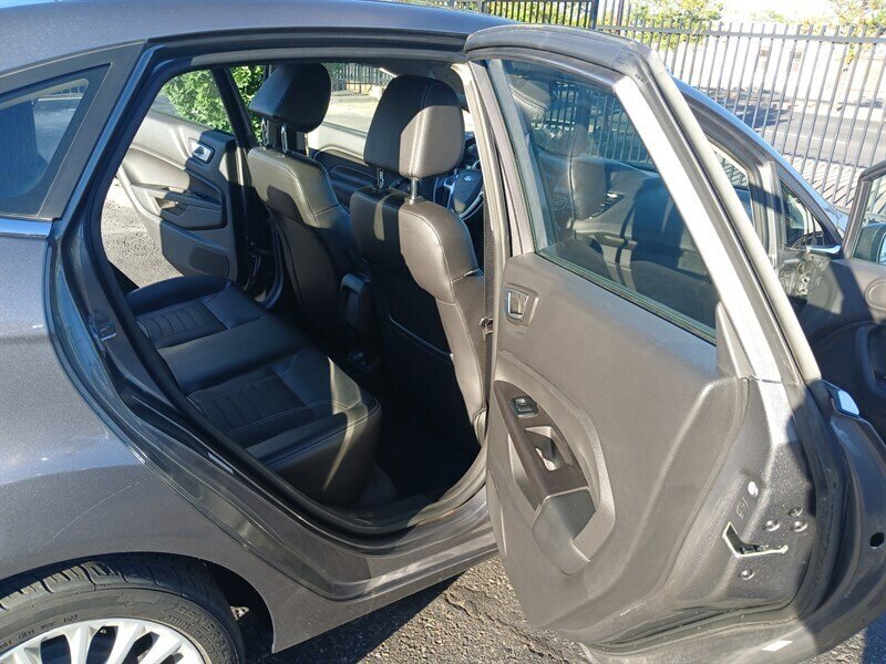 2014 Ford Fiesta Titanium - Photo 14 - Albuquerque, NM 87121