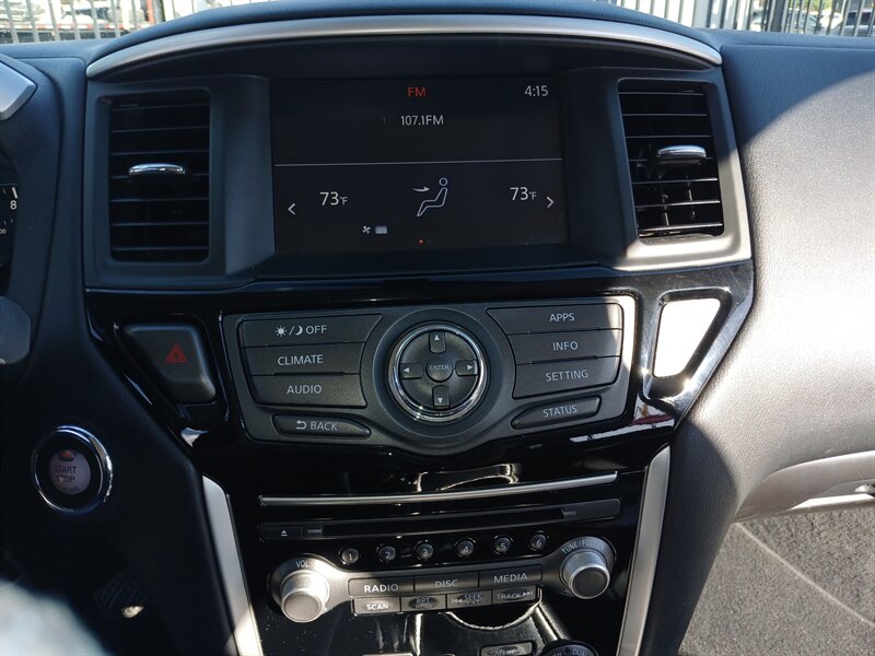 2018 Nissan Pathfinder SV, Fully Serviced - Photo 17 - Albuquerque, NM 87121