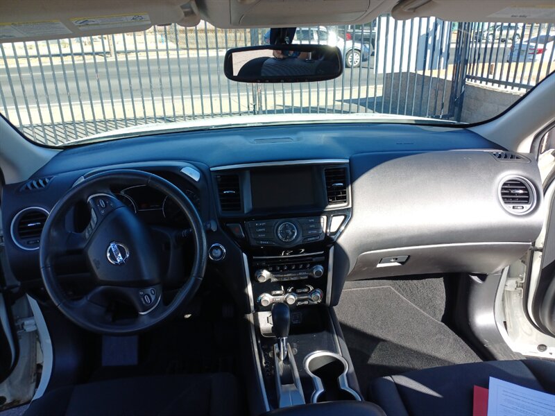 2018 Nissan Pathfinder SV - Photo 4 - Albuquerque, NM 87121