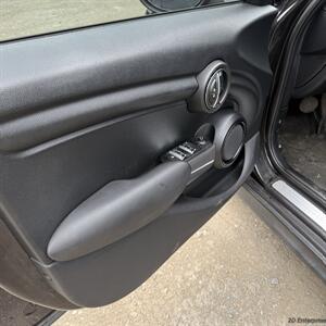 2017 MINI Cooper 5-door   - Photo 10 - Matthews, NC 28104