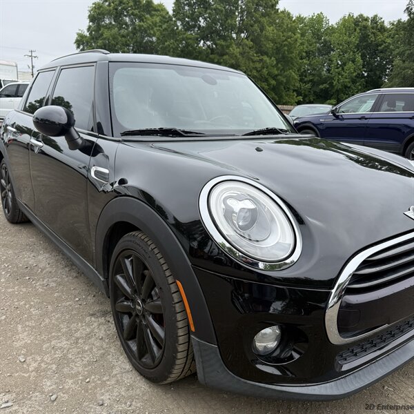 2017 MINI Cooper 5-door  