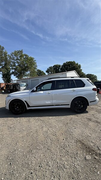 2023 BMW X7 xDrive40i - Photo 4 - Matthews, NC 28104