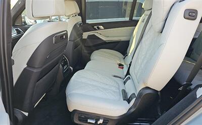 2023 BMW X7 xDrive40i   - Photo 12 - Matthews, NC 28104