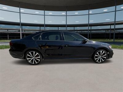 2018 Volkswagen Passat V6 GT   - Photo 2 - Matthews, NC 28104