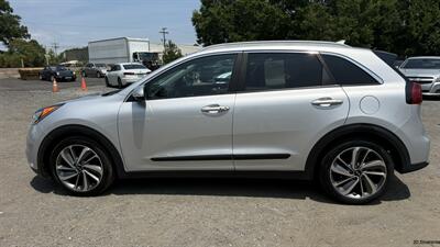 2017 Kia Niro Touring   - Photo 13 - Matthews, NC 28104