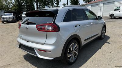 2017 Kia Niro Touring   - Photo 8 - Matthews, NC 28104