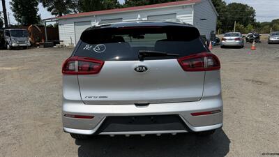 2017 Kia Niro Touring   - Photo 10 - Matthews, NC 28104