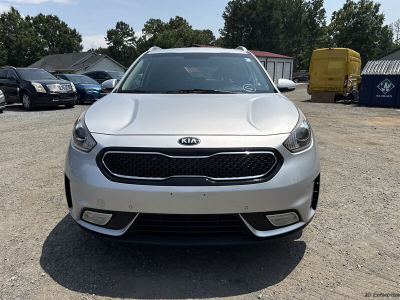 2017 Kia Niro Touring   - Photo 1 - Matthews, NC 28104