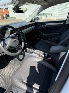 2022 Volkswagen Passat SE   - Photo 8 - Matthews, NC 28104