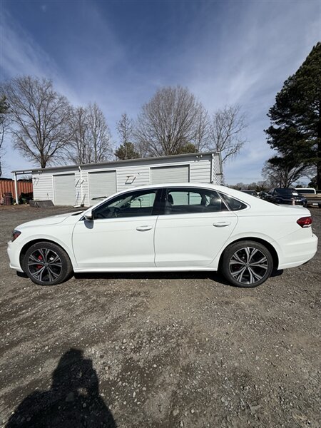 2022 Volkswagen Passat SE   - Photo 1 - Matthews, NC 28104