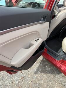 2017 Hyundai ELANTRA SE - Photo 15 - Matthews, NC 28104