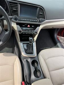 2017 Hyundai ELANTRA SE - Photo 10 - Matthews, NC 28104