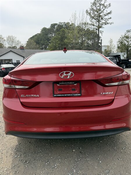 2017 Hyundai ELANTRA SE - Photo 7 - Matthews, NC 28104