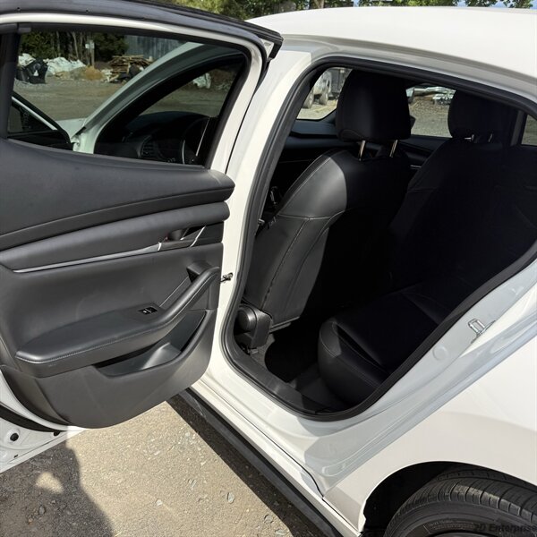 2022 Mazda Mazda3 Hatchback Select - Photo 11 - Matthews, NC 28104