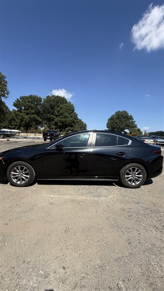 2021 Mazda Mazda3 Sedan 2.0 - Photo 5 - Matthews, NC 28104